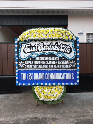 Papan Bunga Duka di Cariu